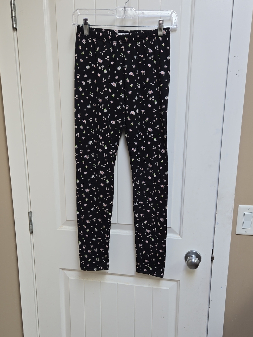 Urban Kids Girls' Black Floral Leggings - Pink & Green Daisy Print Large